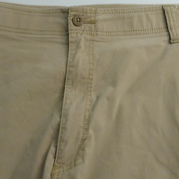 LEE EXTREME MOTION FLEX, STRETCH, FLAT FRONT, KHAKI TAN, CARGO SHORTS BIG & TALL - Picture 9 of 10
